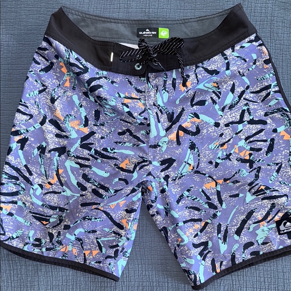 Quiksilver Multicolor Abstract Board Shorts EUC 30